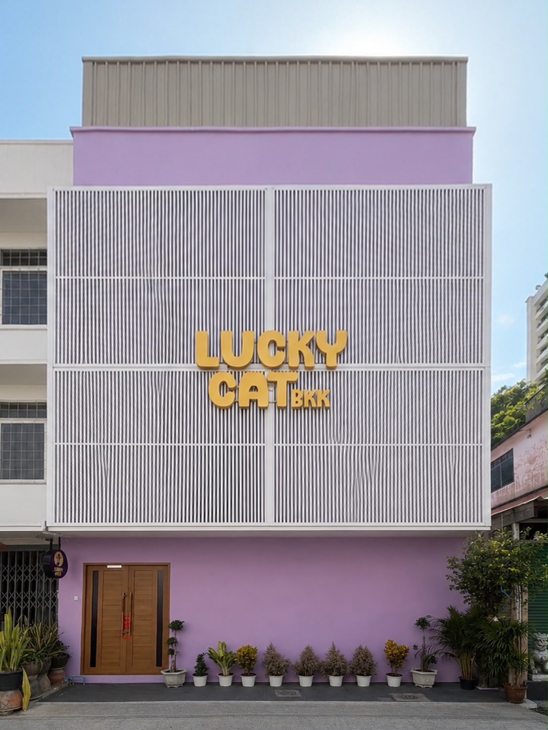 Lucky Cat BKK — Nuru & Body-to-Body in Sukhumvit